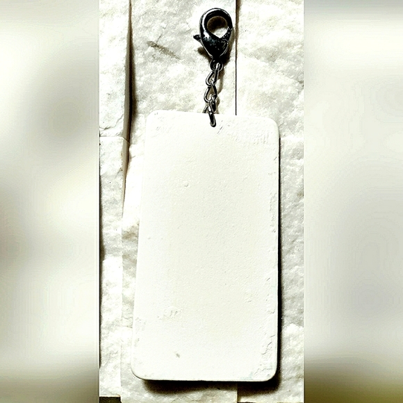 New MICHELLE OBAMA Keychain/Bag Charm! Hand-Painted Wood. 3.25"x2" - Picture 2 of 3